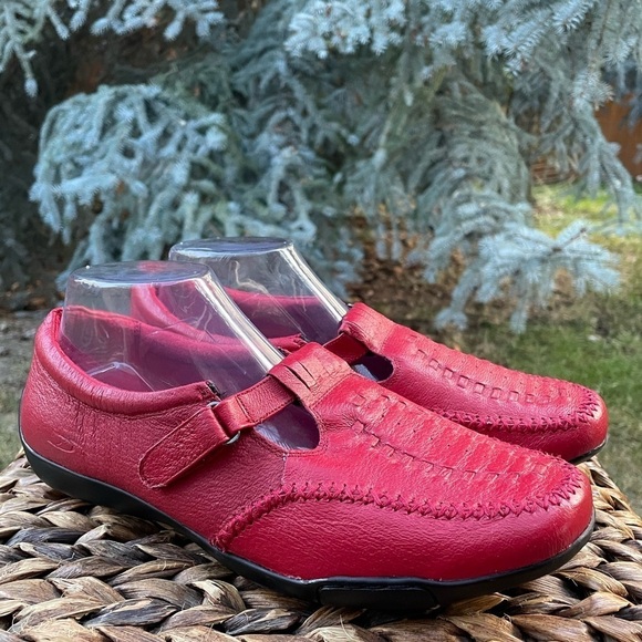 NEW Red Leather Air-Pillow Insoles Driving Moccasin T-Strap Mary Jane Flats. 10 - Picture 2 of 11